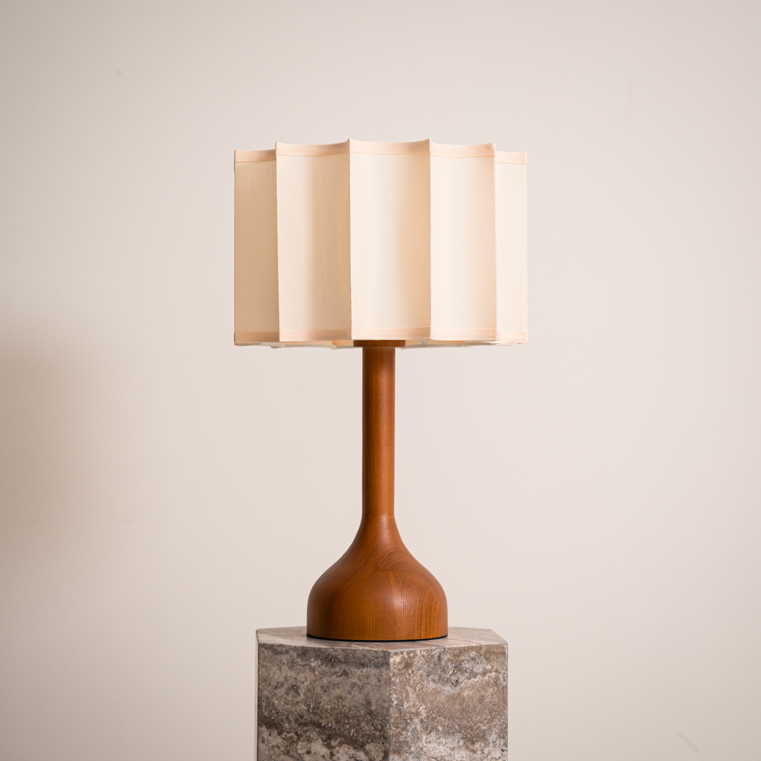 Rote Wooden Table Lamp