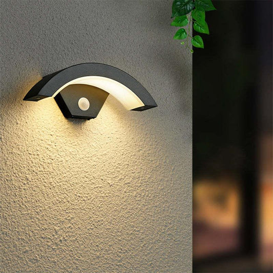 Krui Outdoor Wall Lamp
