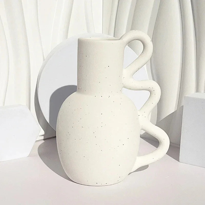 Nuru Vase