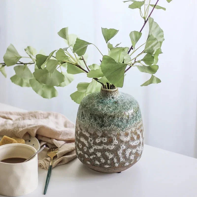 Nero Vase