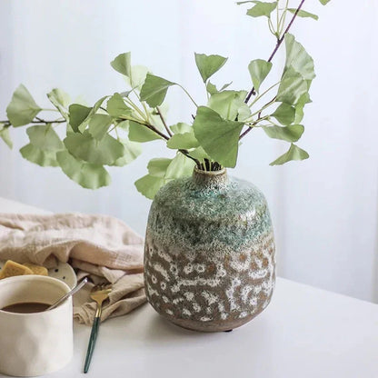 Nero Vase