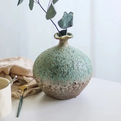 Nero Vase