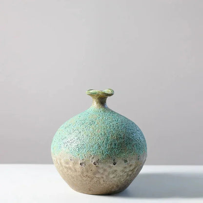 Nero Vase