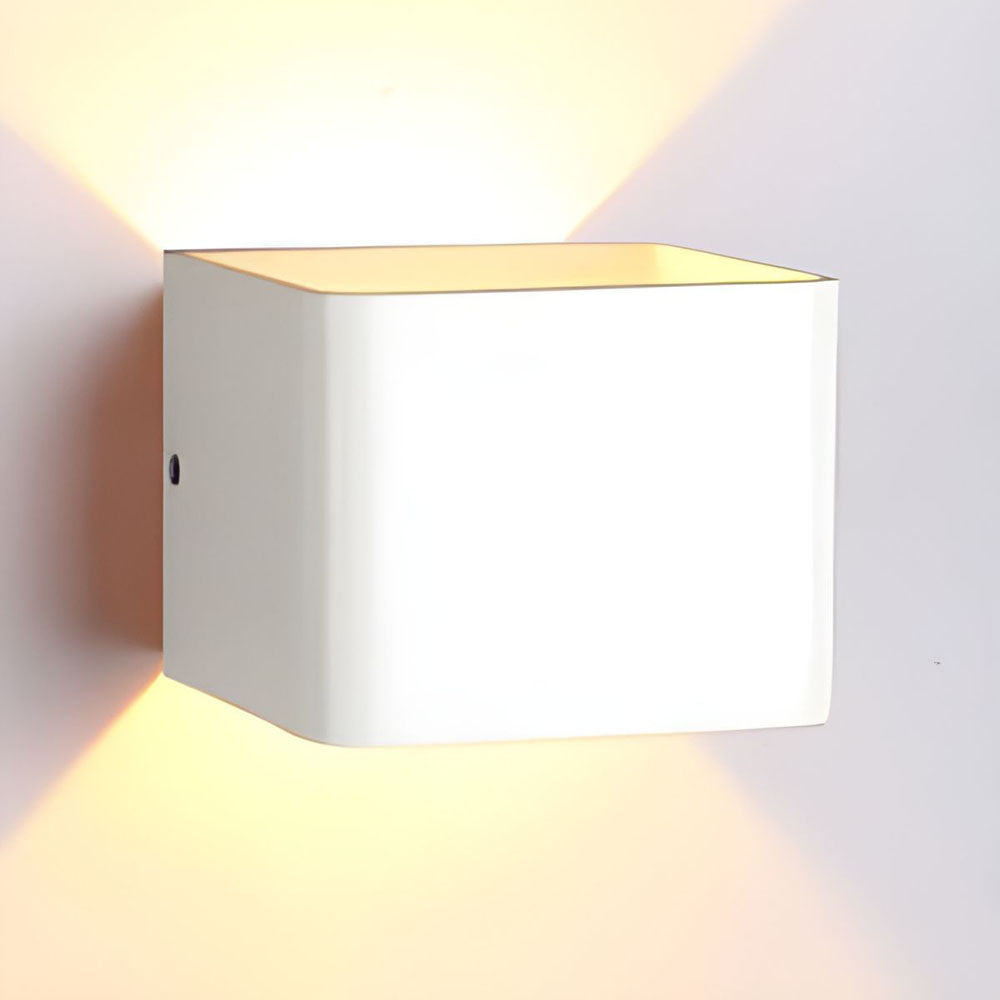 Vanta Wall Light