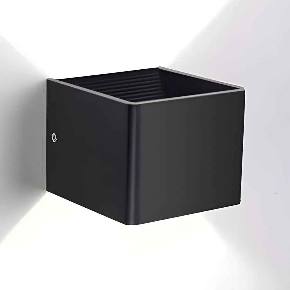 Vanta Wall Light