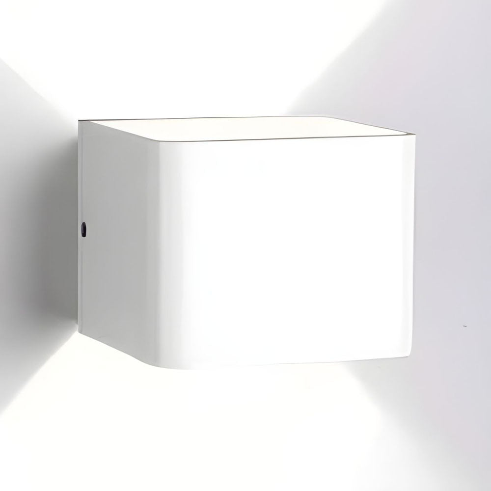 Vanta Wall Light