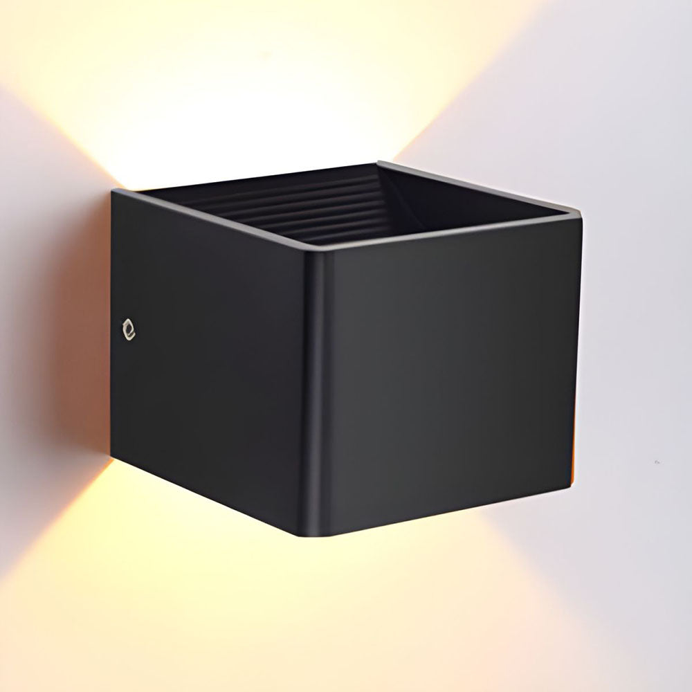 Vanta Wall Light